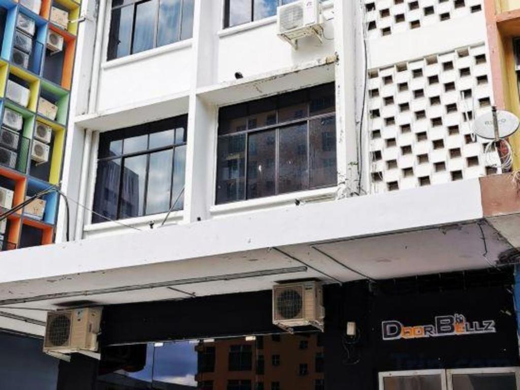 Oyo 89398 Doorbellz Hotel Kota Kinabalu Kültér fotó