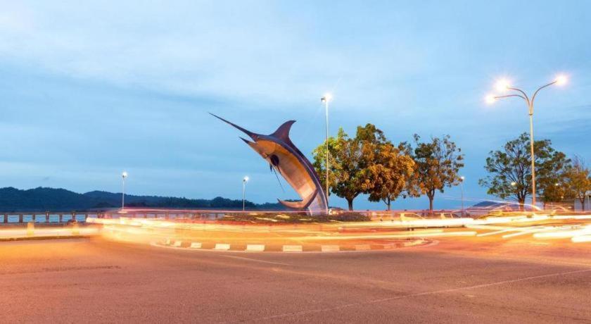 Oyo 89398 Doorbellz Hotel Kota Kinabalu Kültér fotó
