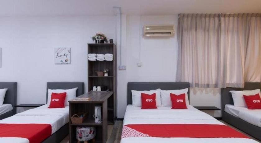 Oyo 89398 Doorbellz Hotel Kota Kinabalu Kültér fotó