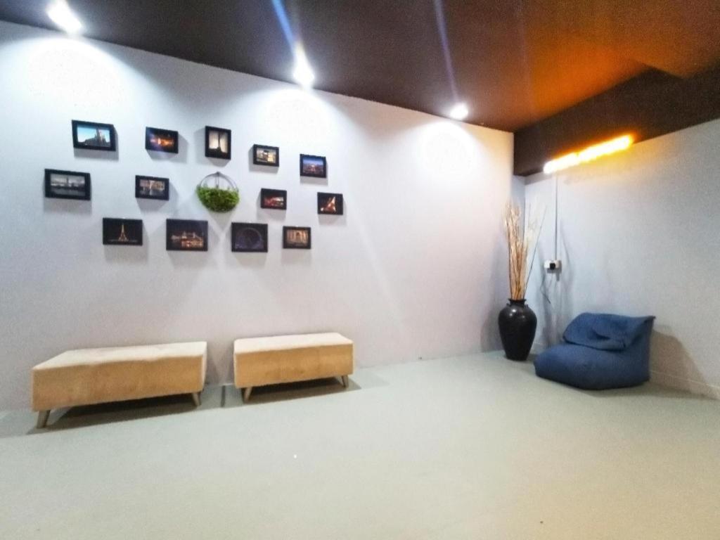 Oyo 89398 Doorbellz Hotel Kota Kinabalu Kültér fotó