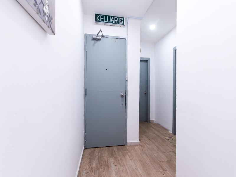 Oyo 89398 Doorbellz Hotel Kota Kinabalu Kültér fotó
